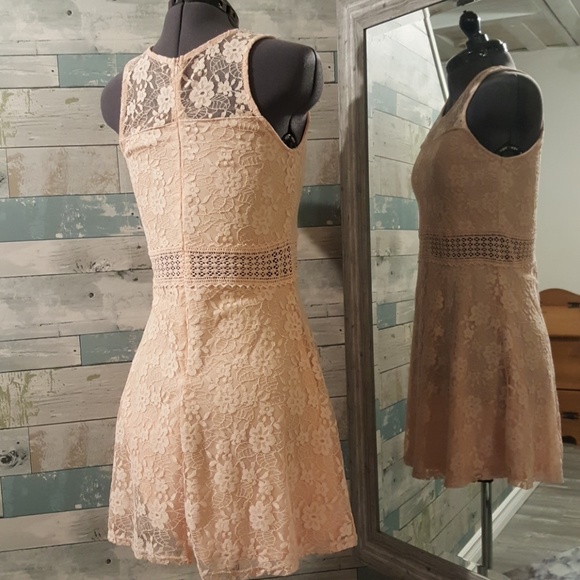 Pink Lace Dress - Picture 3 of 3